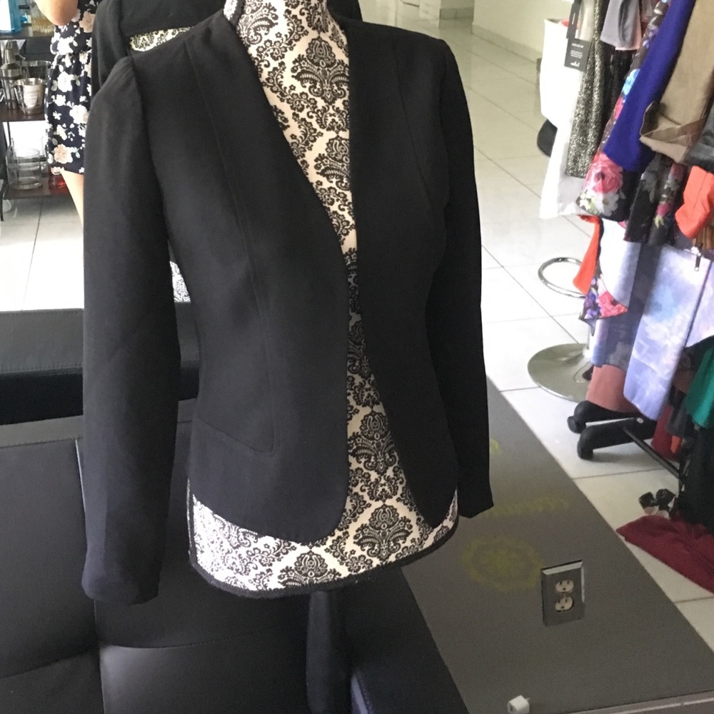 JustFab black stylish blazer
